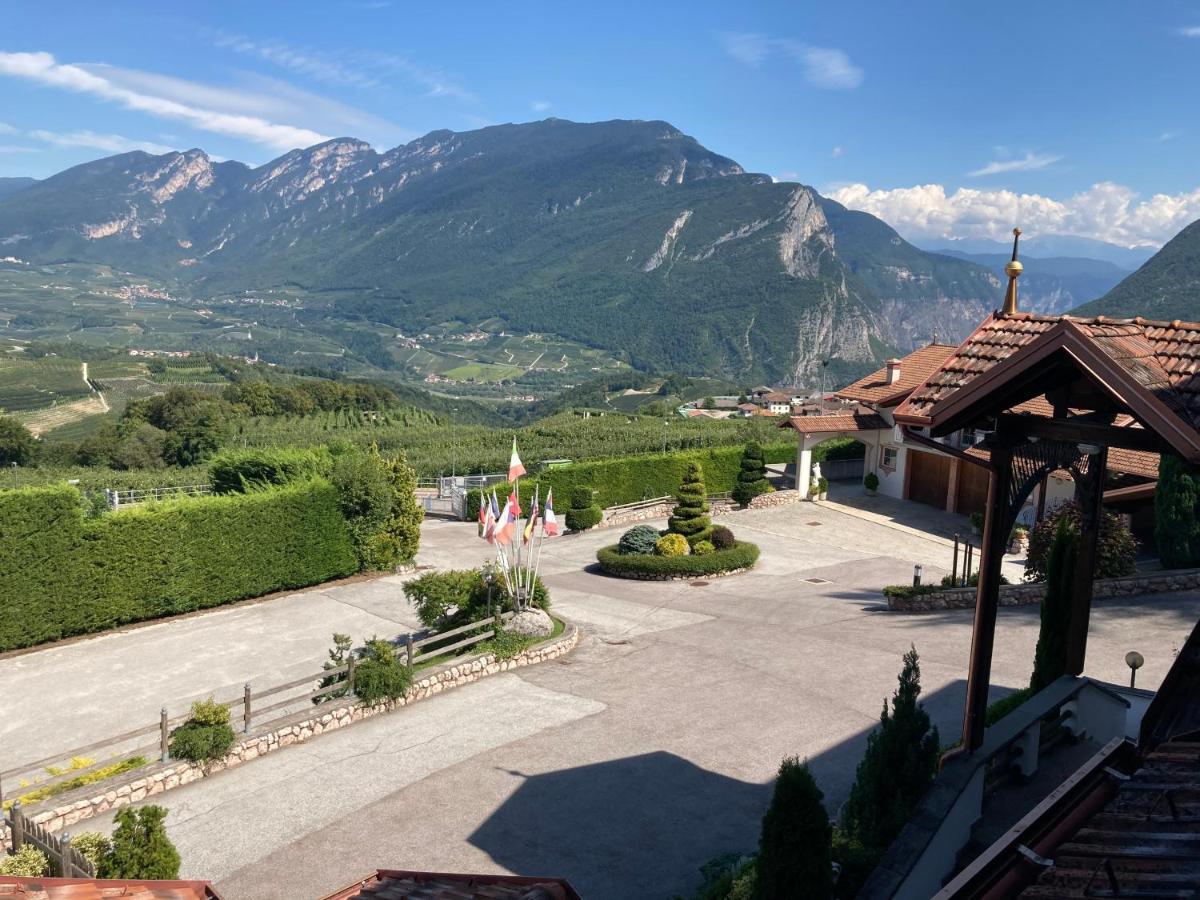 Hotel Ristorante Scoiattolo Sporminore Buitenkant foto