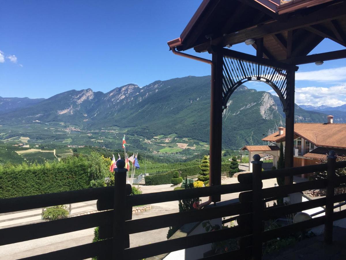 Hotel Ristorante Scoiattolo Sporminore Buitenkant foto